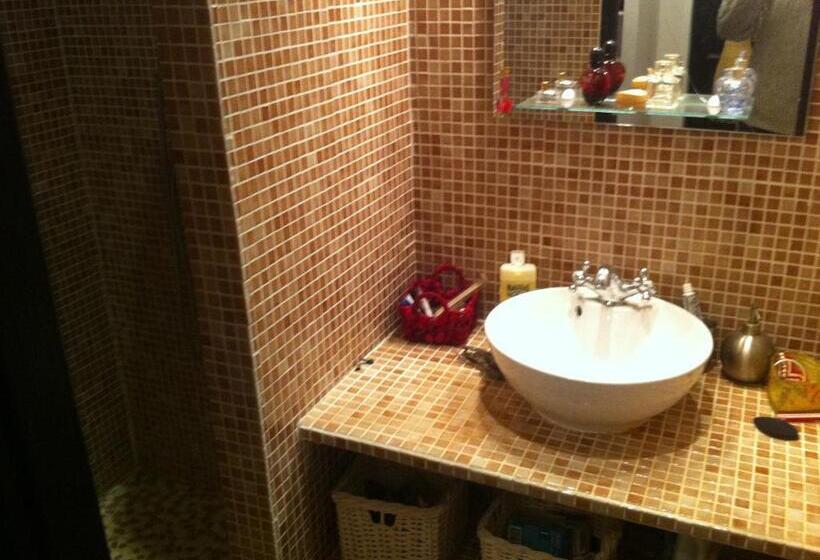 مبيت وإفطار La Cathare