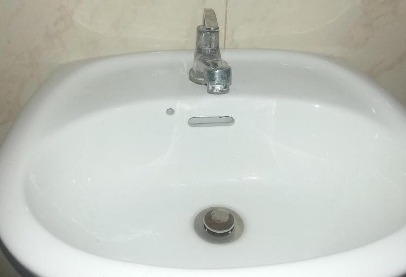 민박 Moalboal Bamboo House / Rooms