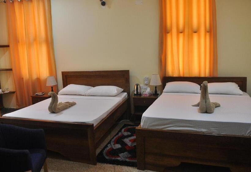 ベッドアンドブレックファースト Plumeria Motel   Stone Town Zanzibar