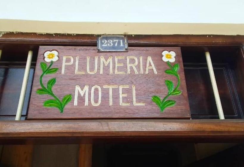 تختخواب و صبحانه Plumeria Motel   Stone Town Zanzibar