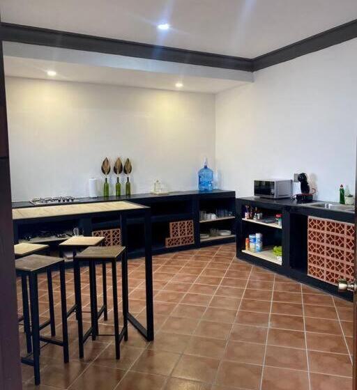 Casa Ceiba/dpto. Entero Cerca Del Centro Histórico