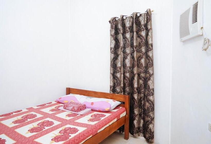 هتل C Star Travellers Inn