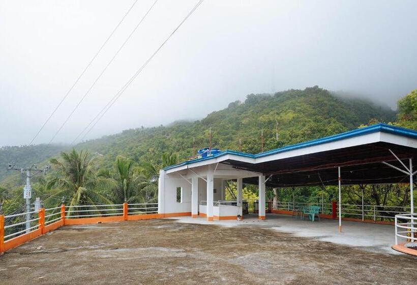 هتل C Star Travellers Inn