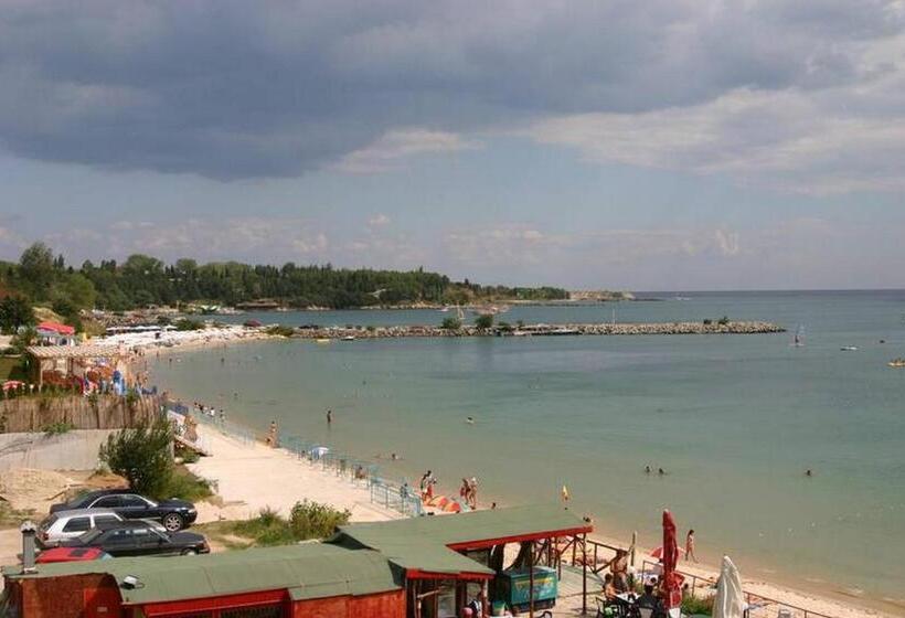 Отель Harmony Beach Family