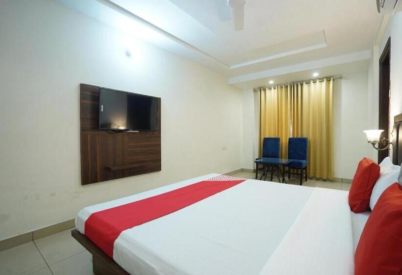 ホテル Oyo 86335  Grey Orchid