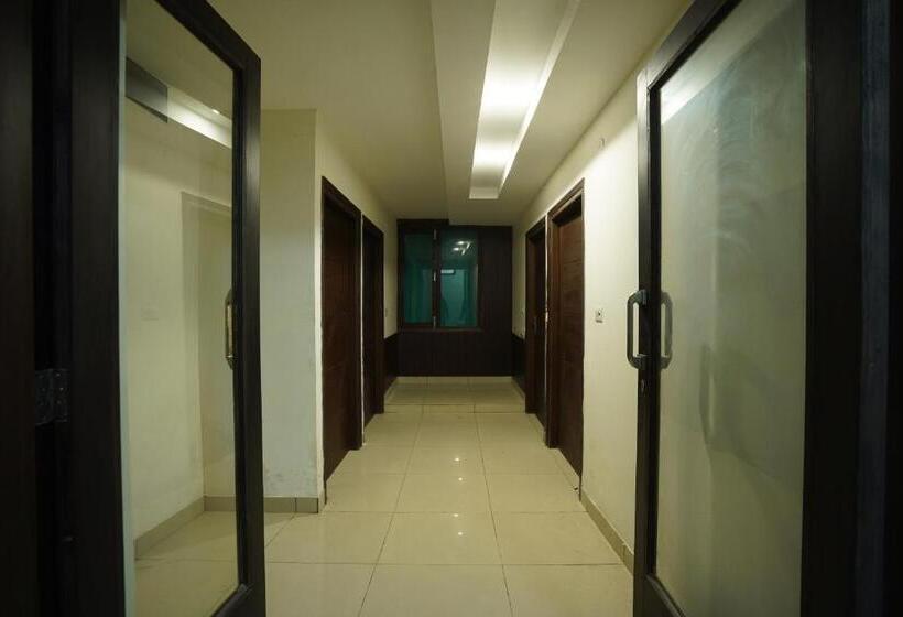 ホテル Oyo 86335  Grey Orchid