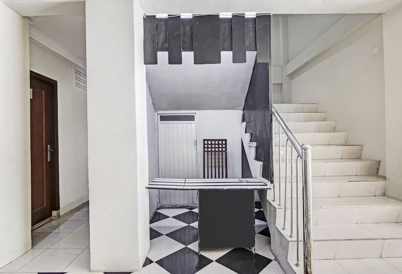 酒店 Oyo 90883 Ria Agustar Syariah