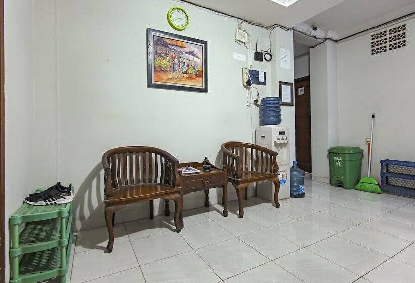 酒店 Oyo 90883 Ria Agustar Syariah