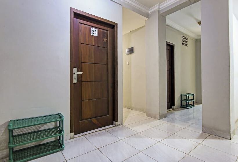 酒店 Oyo 90883 Ria Agustar Syariah