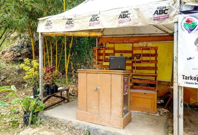 Отель Oyo Homes 90918 Eco Tourism Geopark Gunung Masigit Homestay Syariah