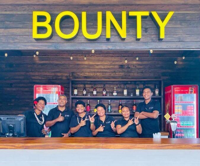 هتل Sailors Beach Fiji