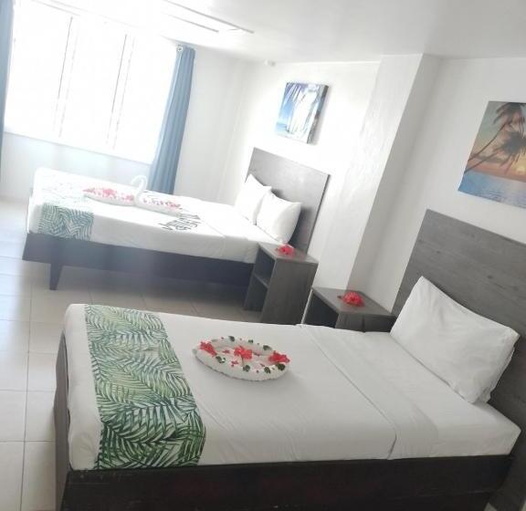 هتل Sailors Beach Fiji