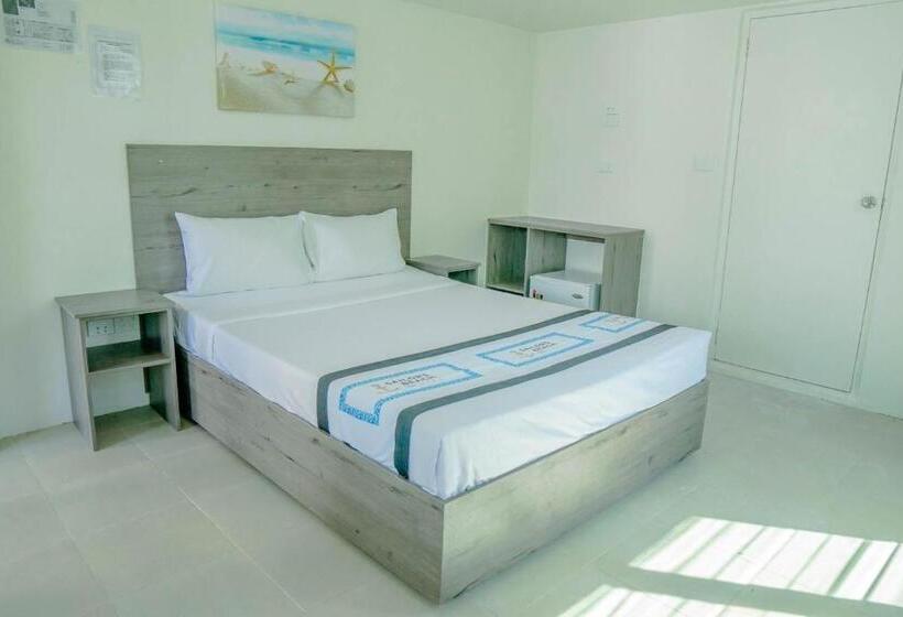 هتل Sailors Beach Fiji