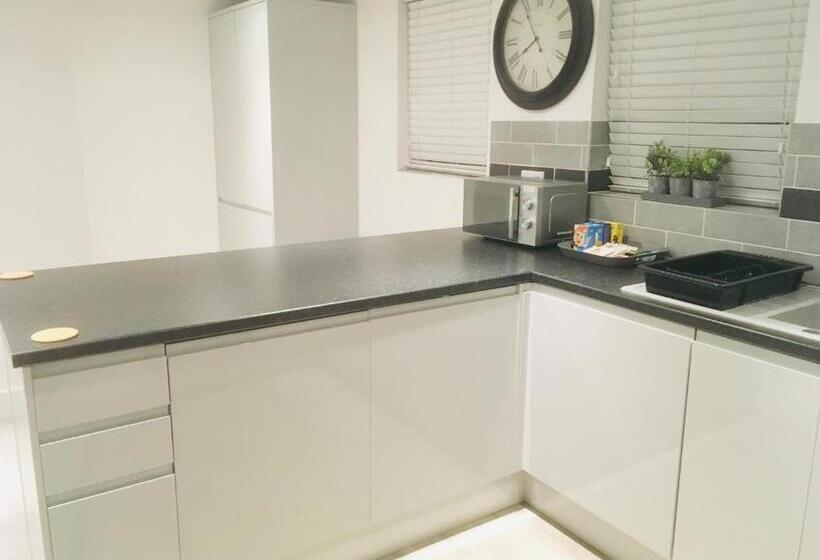 Huntingdon Apartment