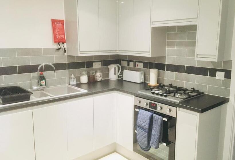 Huntingdon Apartment