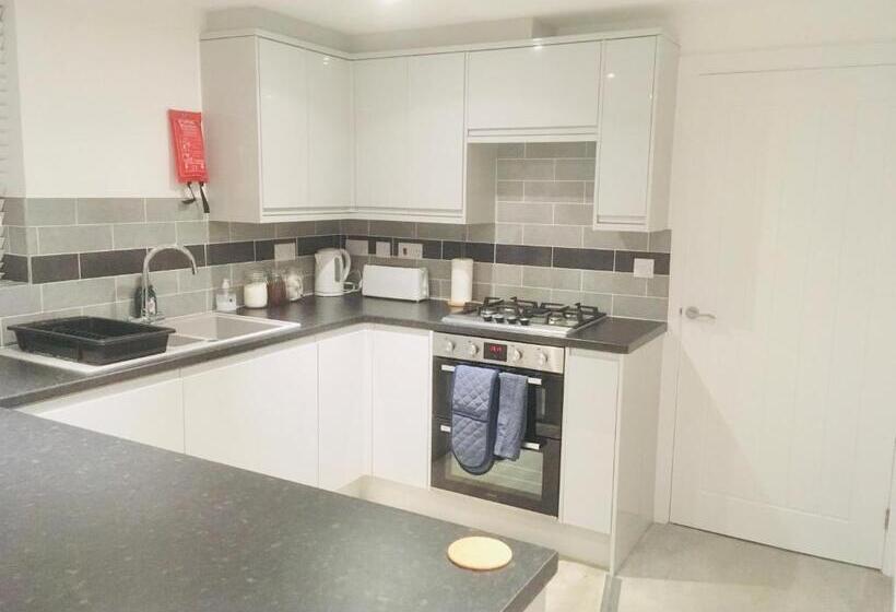 Huntingdon Apartment