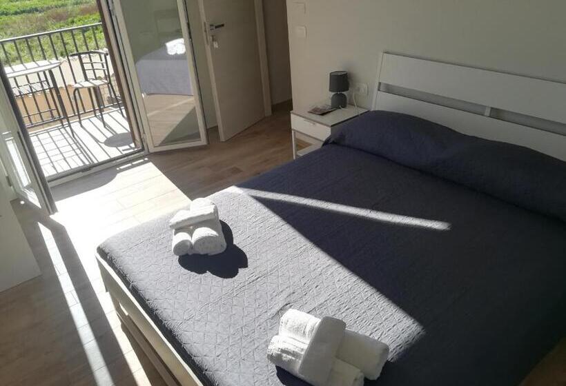 ペンション B&b A Due Passi Dal Sole