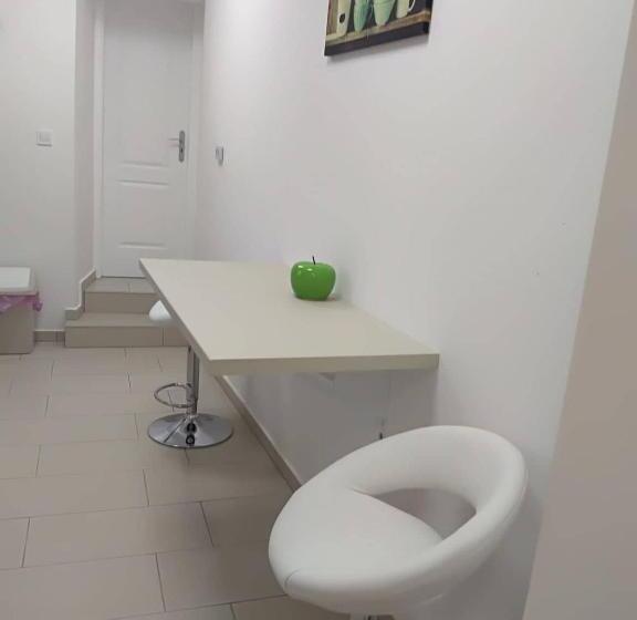 بنسيون Alma Vendégház