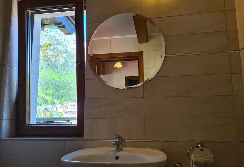 펜션 Casa Florescu