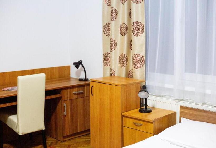 פנסיון Casa Zâna Bună