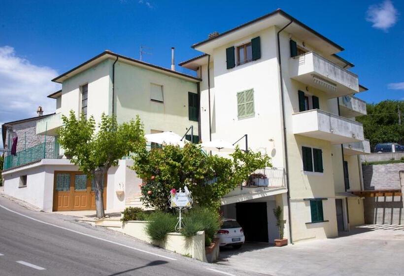 پانسیون Daniela Camere