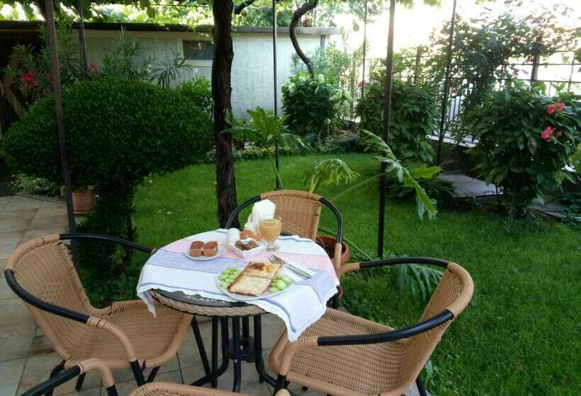 Пансион Family Hotel Bellehouse