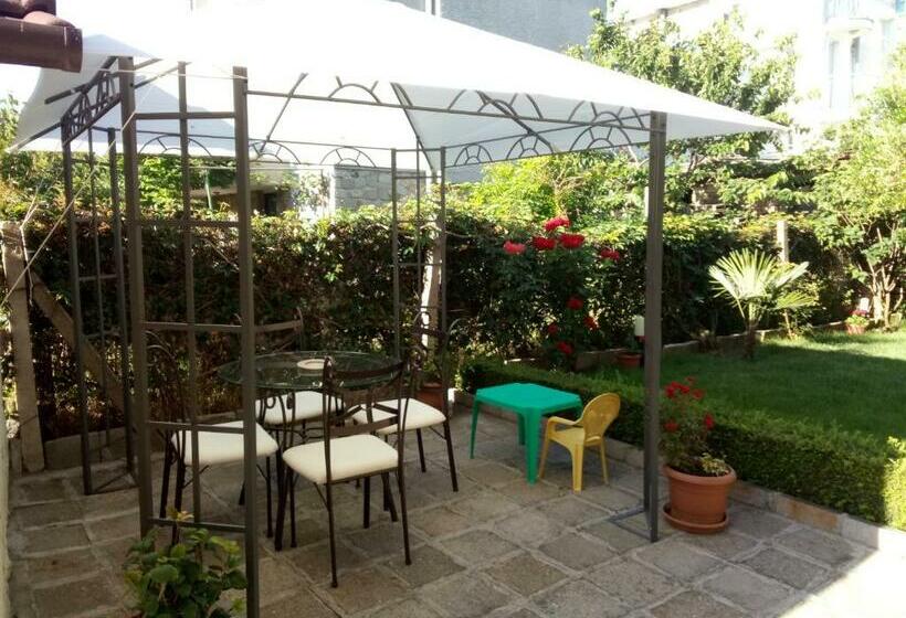 Пансион Family Hotel Bellehouse