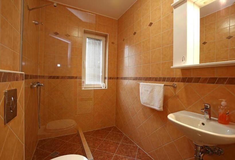 پانسیون Gostilna In Prenočišča Gedžo