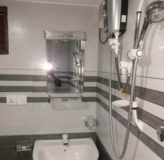 膳宿费 Surf Reef Beach