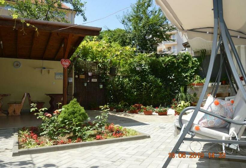 פנסיון Villa Maris