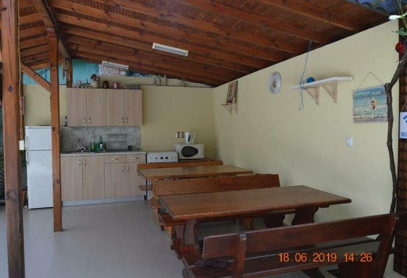 פנסיון Villa Maris