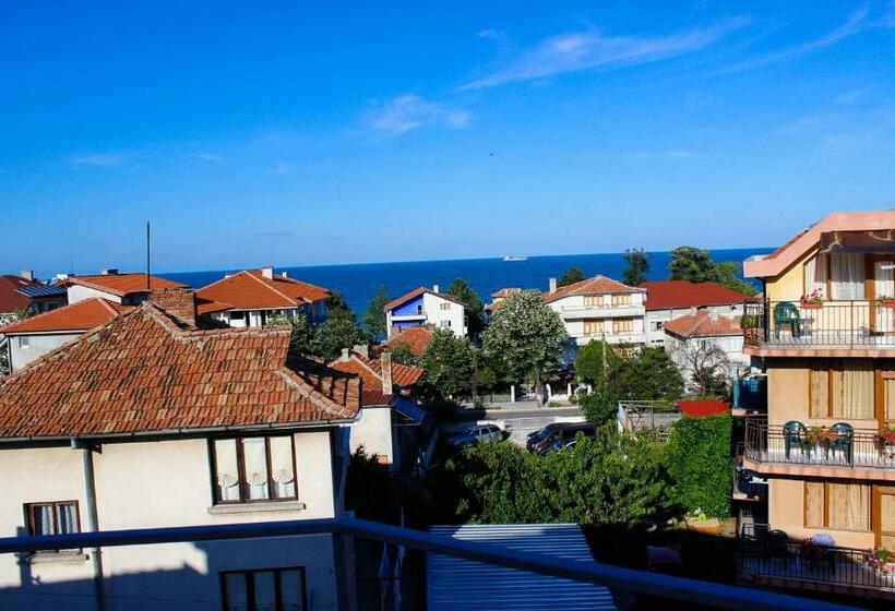 פנסיון Villa Maris