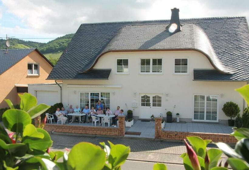 ペンション Wein  Und Gästehaus Binz Meyer