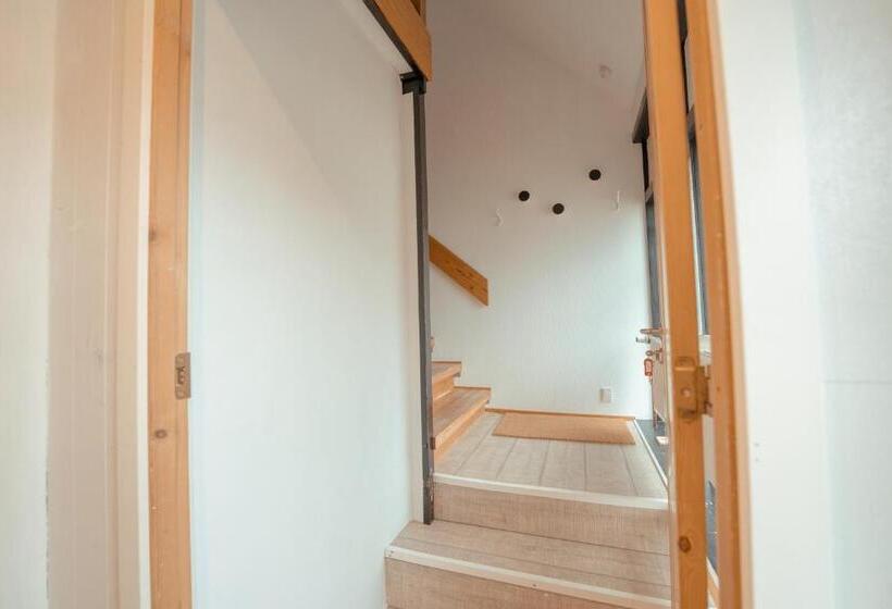 Sea View Apt / Central / Spacious / Free Parking