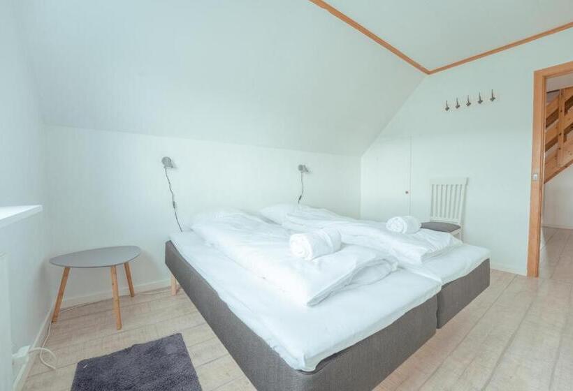 Sea View Apt / Central / Spacious / Free Parking