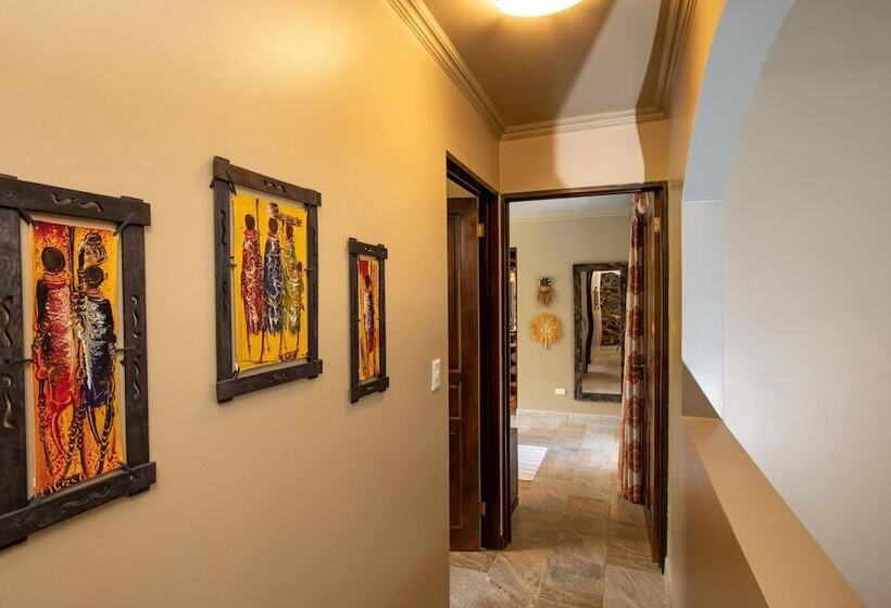 Villa Palmeras With Jungle Views Pool Near Ma