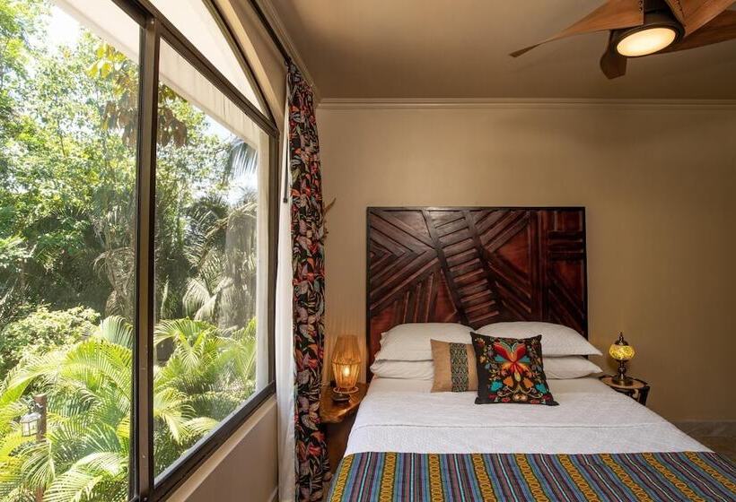 Villa Palmeras With Jungle Views Pool Near Ma