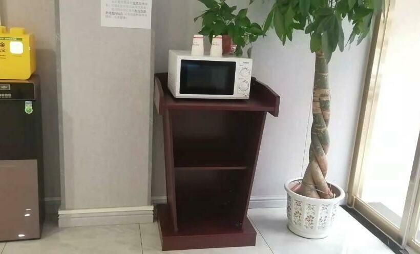 金榜及第连锁酒店(新百广场地铁站店)