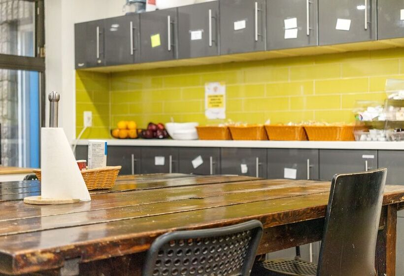 Общежитие Samesun Toronto