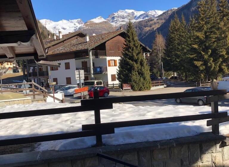 Ampio Monolocale In Centro Champoluc