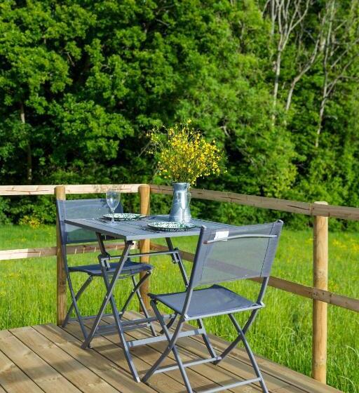 Beautiful 1 Bed Glamping Pod In Battle