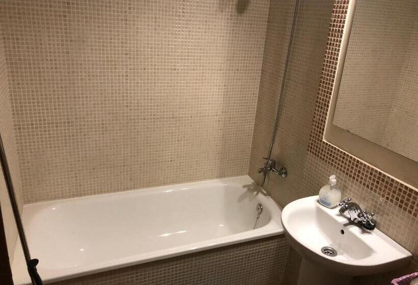 Brisa De Zahara   Casa Para Familia Con Piscina Y Garaje En Urb. Privada