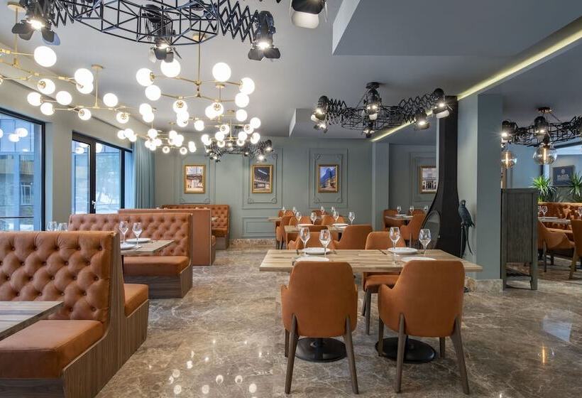 هتل Bristol Bakuriani