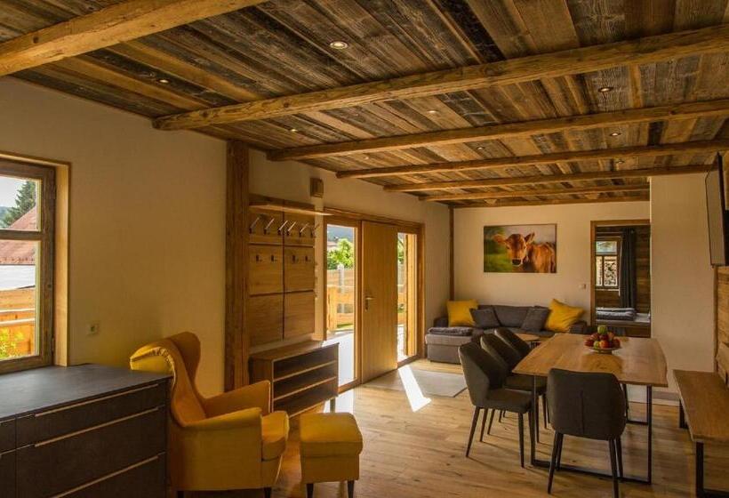 Chalet Am ölberg Mit Badefass Und Altholzsauna