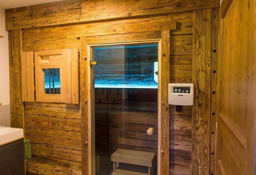 Chalet Am ölberg Mit Badefass Und Altholzsauna