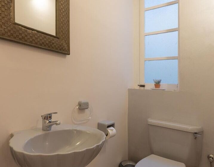 Stunning Holiday Home With Gorgeous Harbour Views