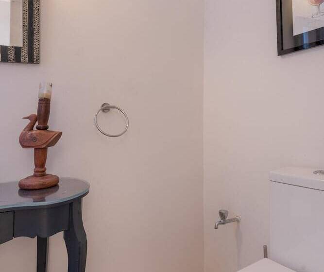 Stunning Holiday Home With Gorgeous Harbour Views