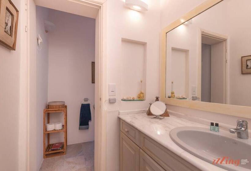 Stunning Holiday Home With Gorgeous Harbour Views