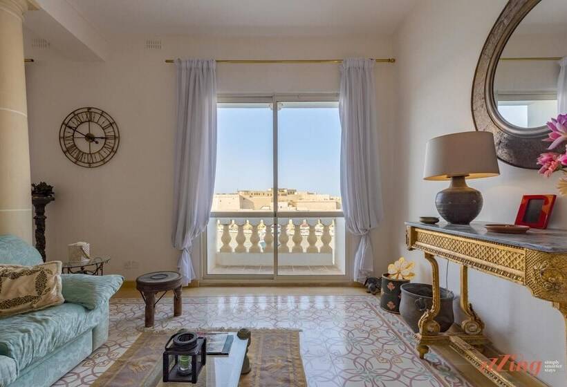 Stunning Holiday Home With Gorgeous Harbour Views