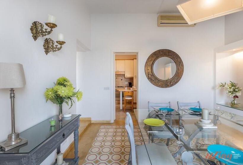 Stunning Holiday Home With Gorgeous Harbour Views